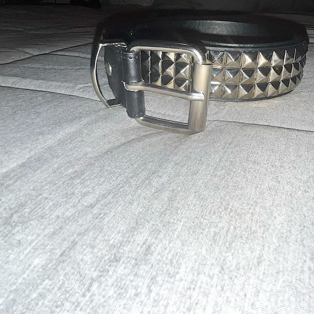 Pyramid Belt 
Bonded Leather